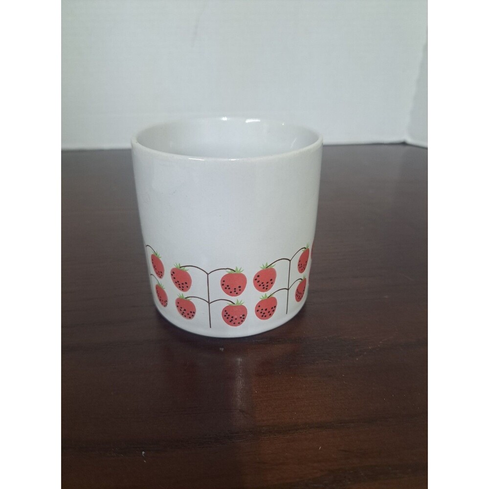 Nevco Strawberry Pattern Mug - Picture 2 of 8